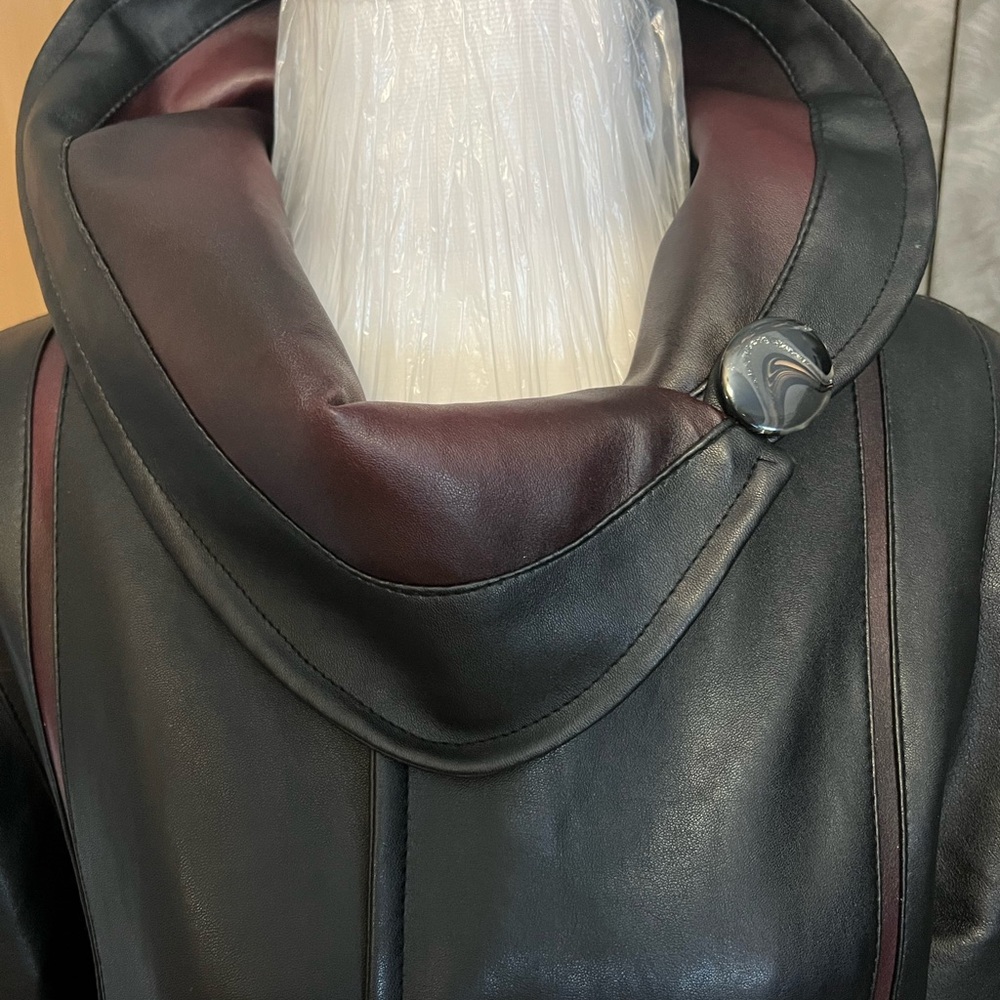 Elegant Black Faux Leather Women's Coat - Picture 7 of 10